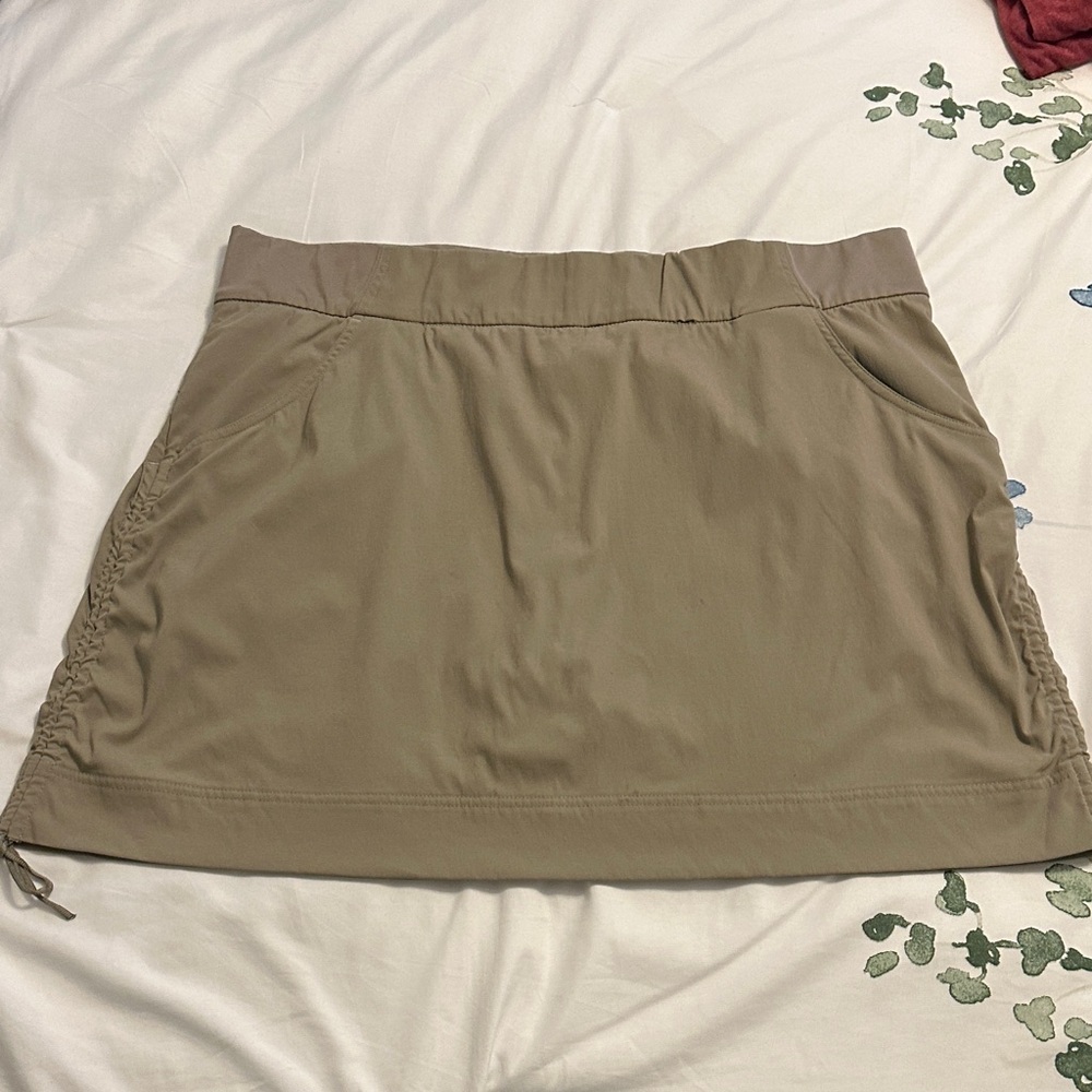 Women's Tan Skirt